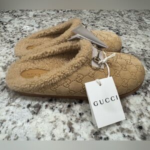 Gucci women’s mule with horsebit